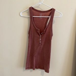 Racer back pink soft quarter button tank! Very comfy, fits S-M